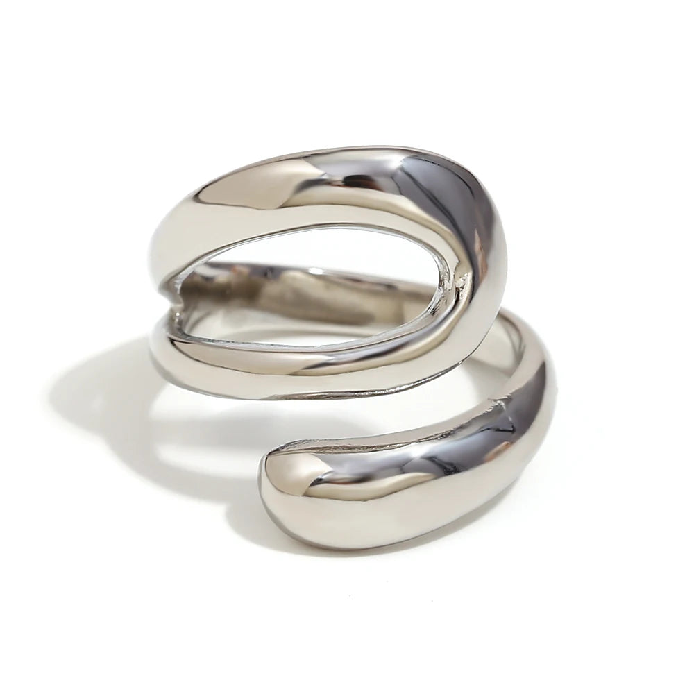 Luxe Loop Ring