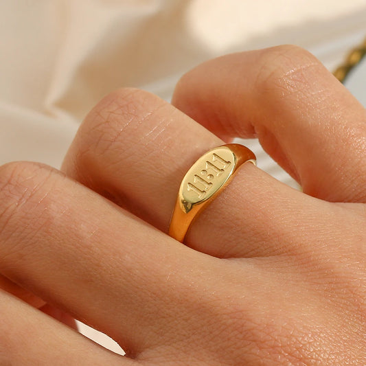 Aligned & Thriving Signet Ring