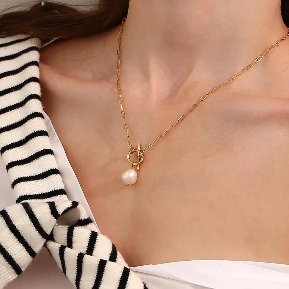 Chained Pearl Necklace