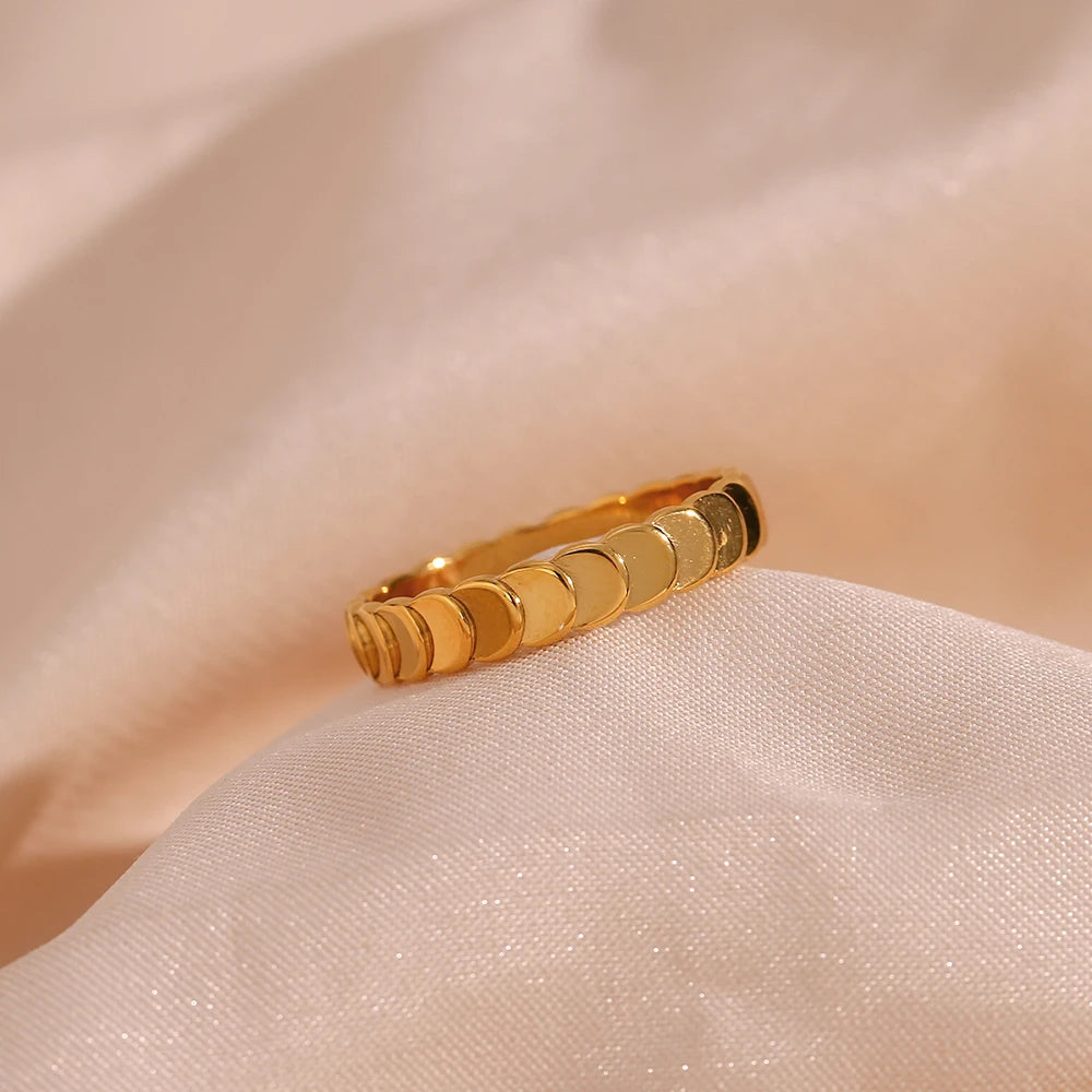 Glimmer Flow Ring