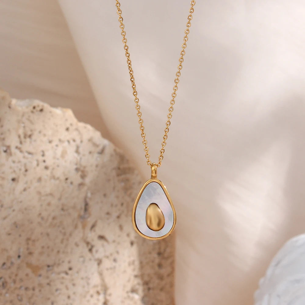 Aguacati Glow Necklace closeup