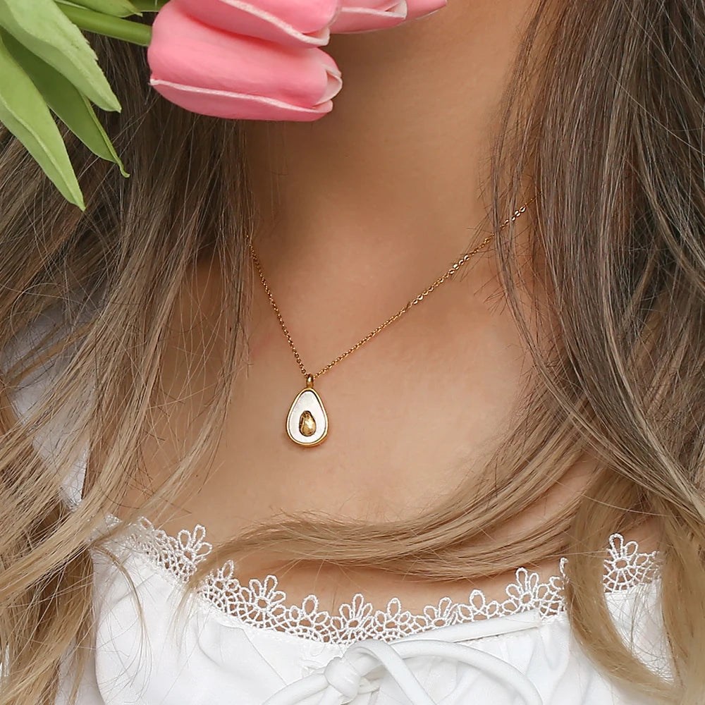 Aguacati Glow Necklace on model