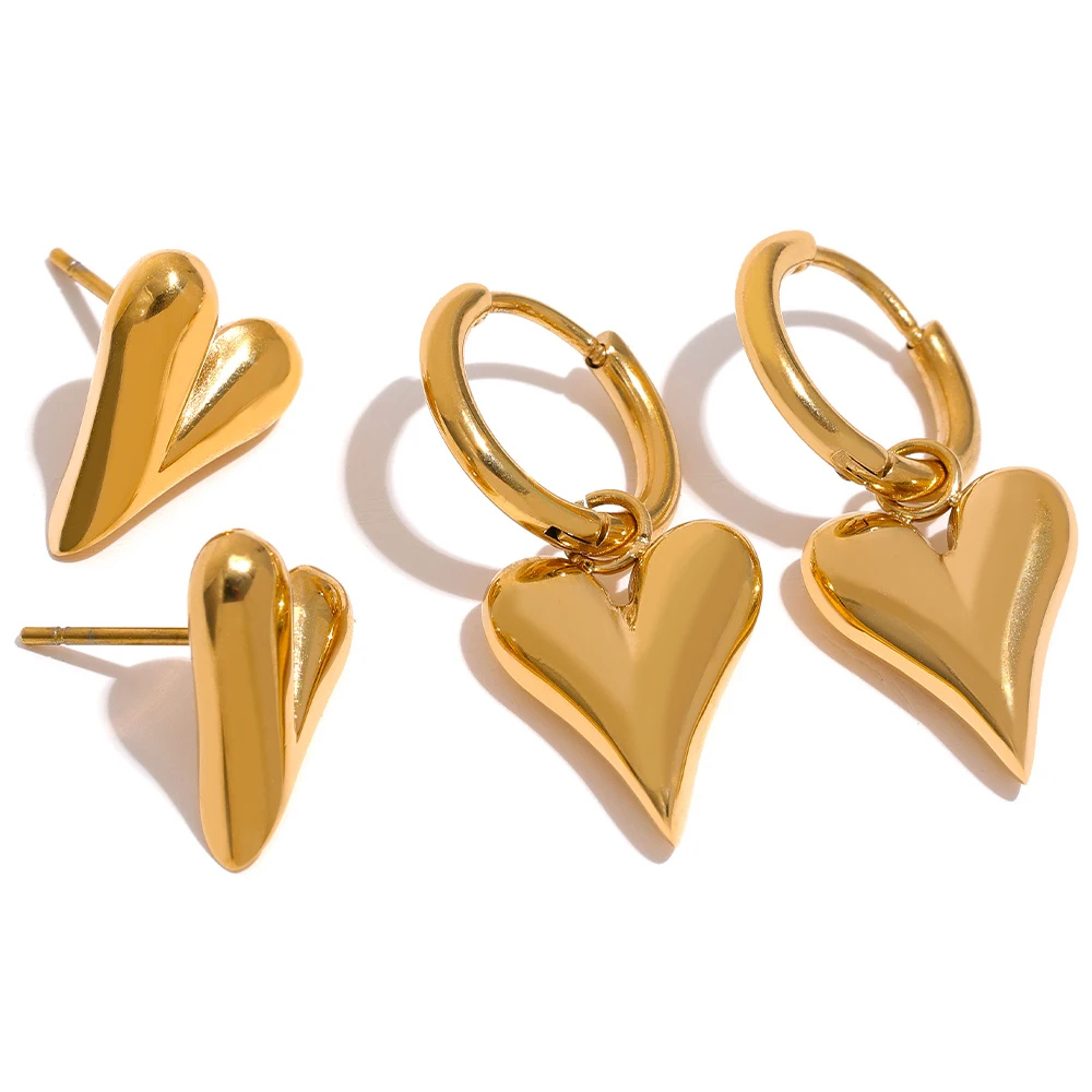 Romancer's Lore Heart Earrings