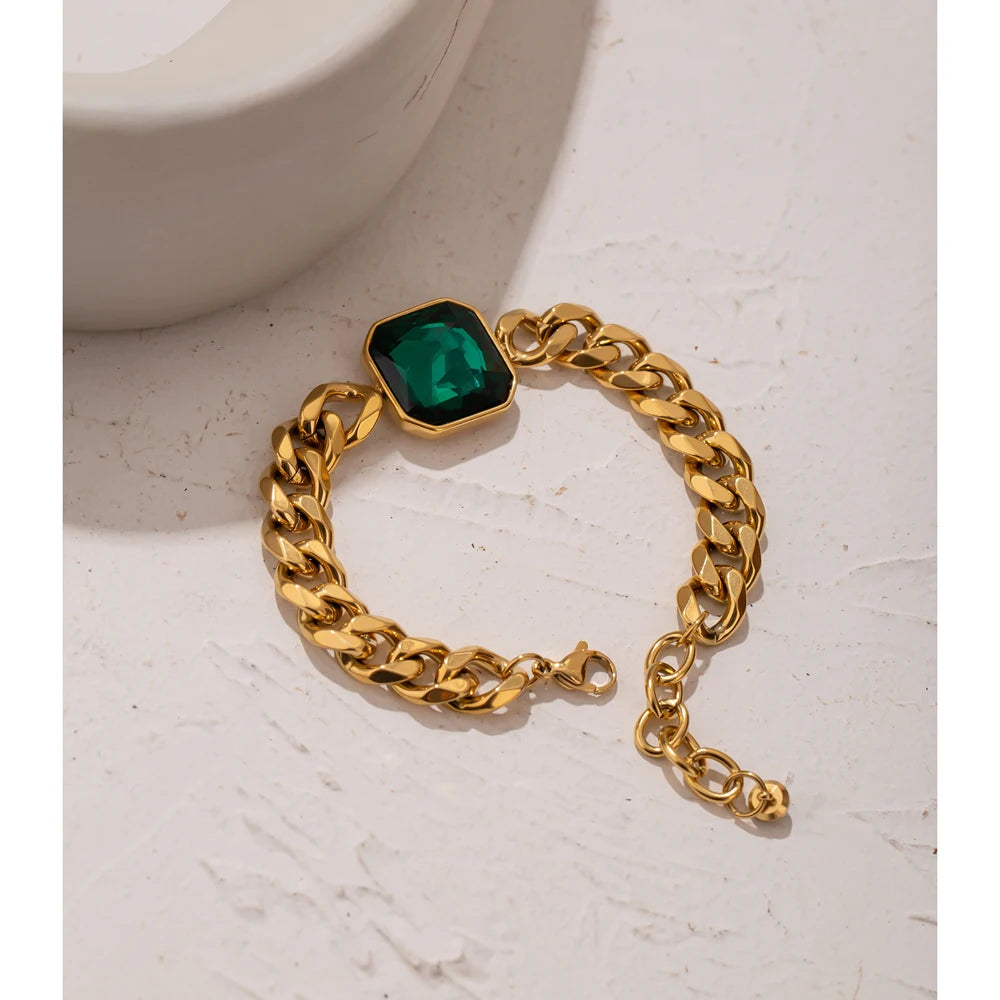 Her Boldness Emerald Bracelet