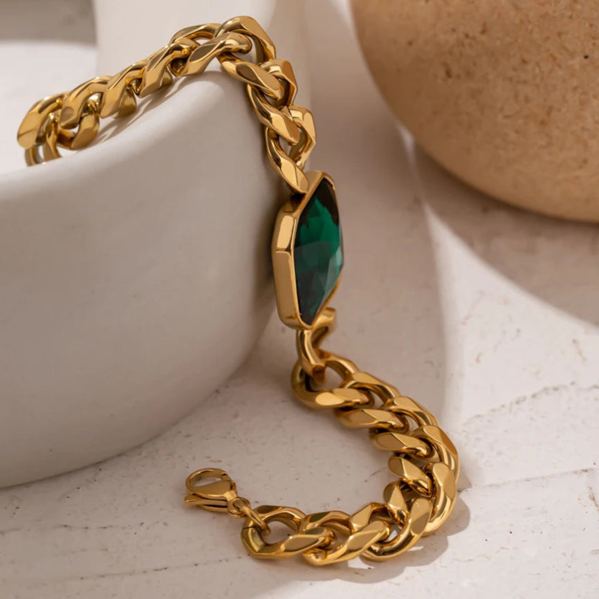 Her Boldness Emerald Bracelet