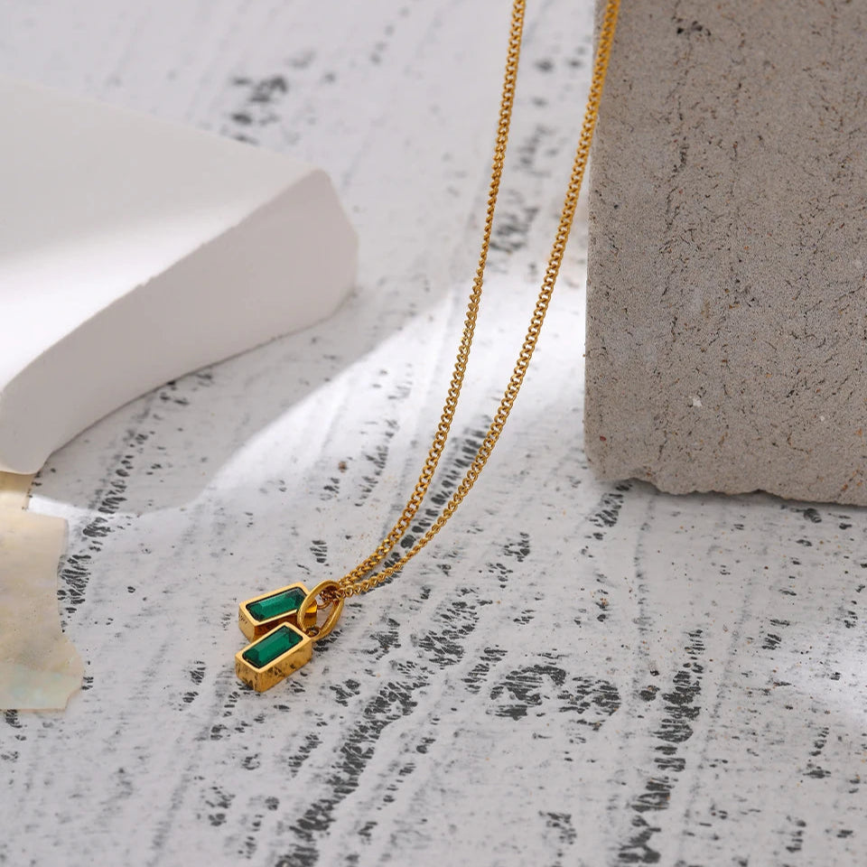 Emerald Glimmers Necklace