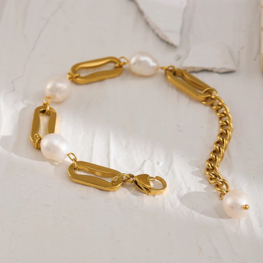 Grand Pearl Bracelet