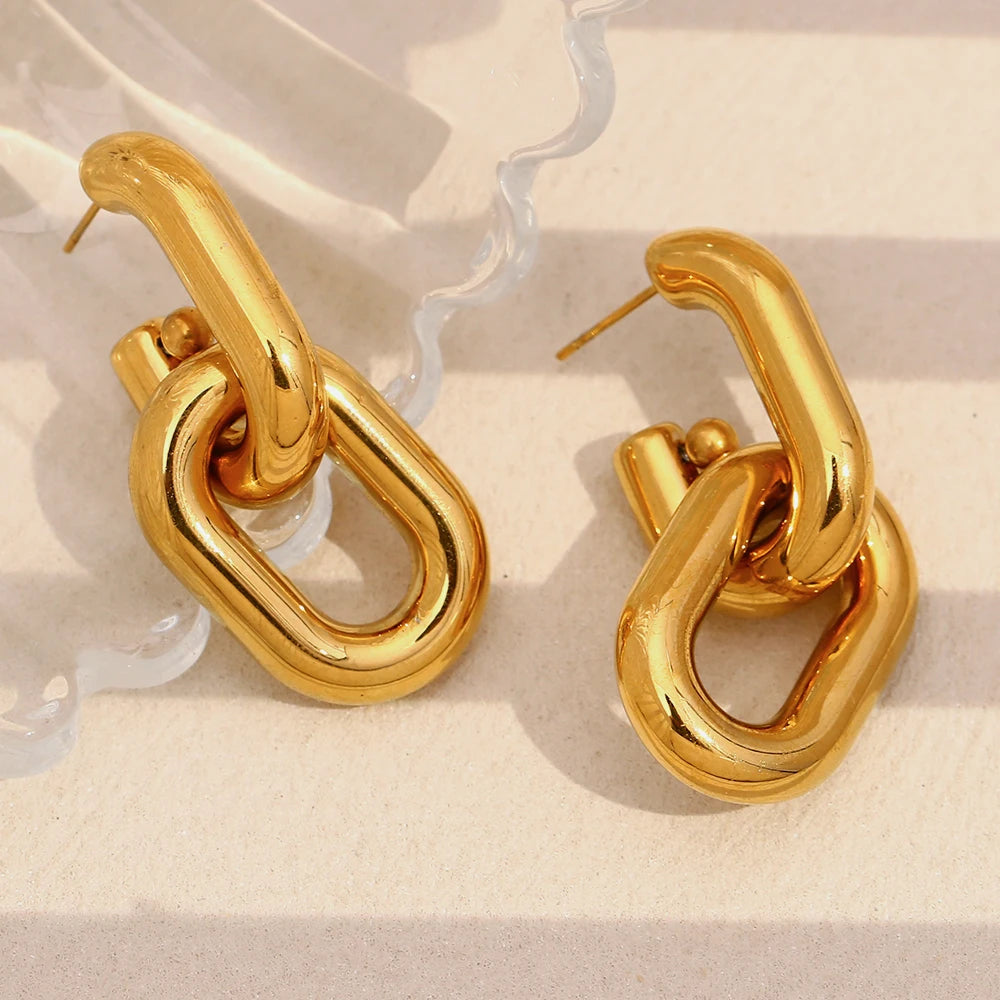 Lush Links Earrings display