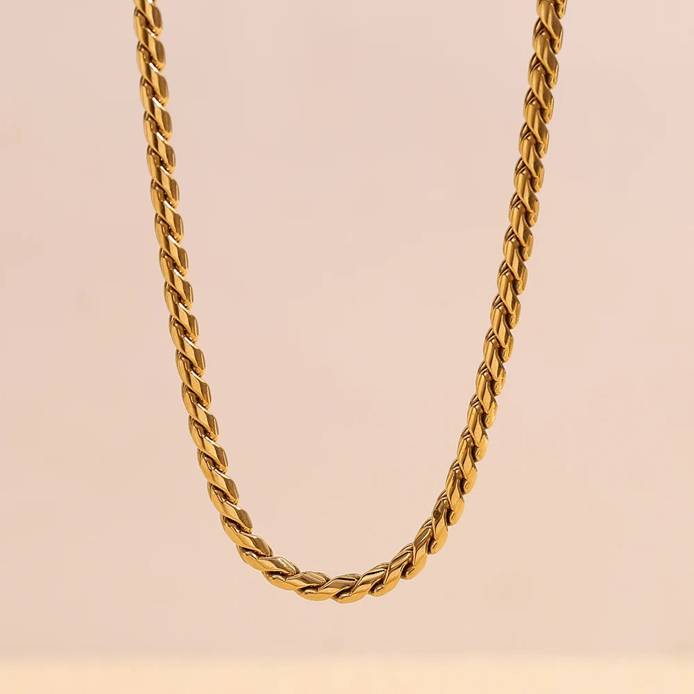 A stainless steel twisted chain necklace, displayed against a white background.