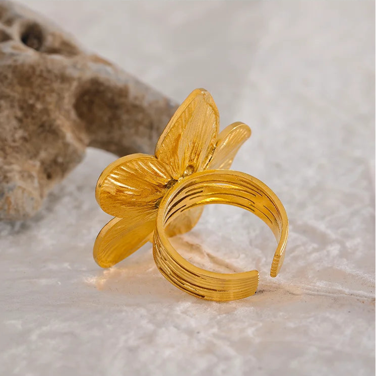 Sakura Grace Ring