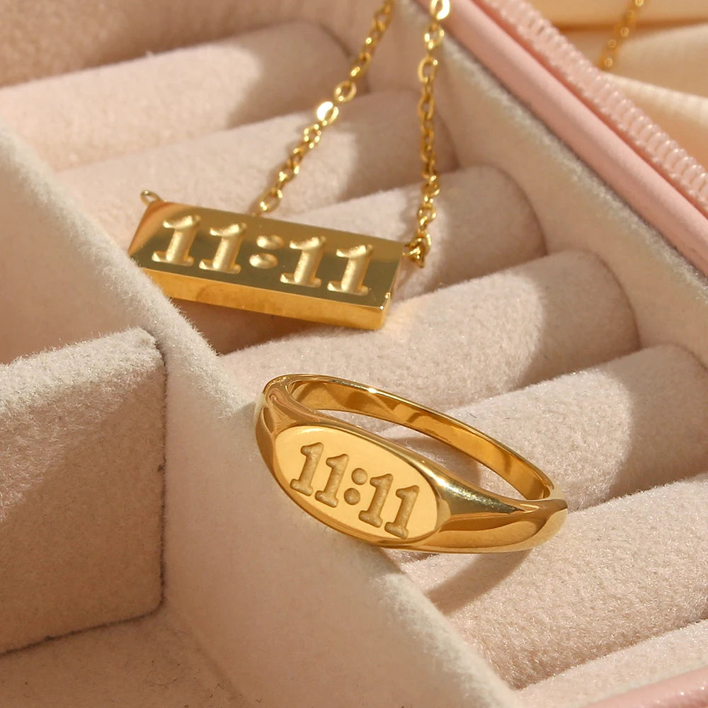 Aligned & Thriving Signet Ring