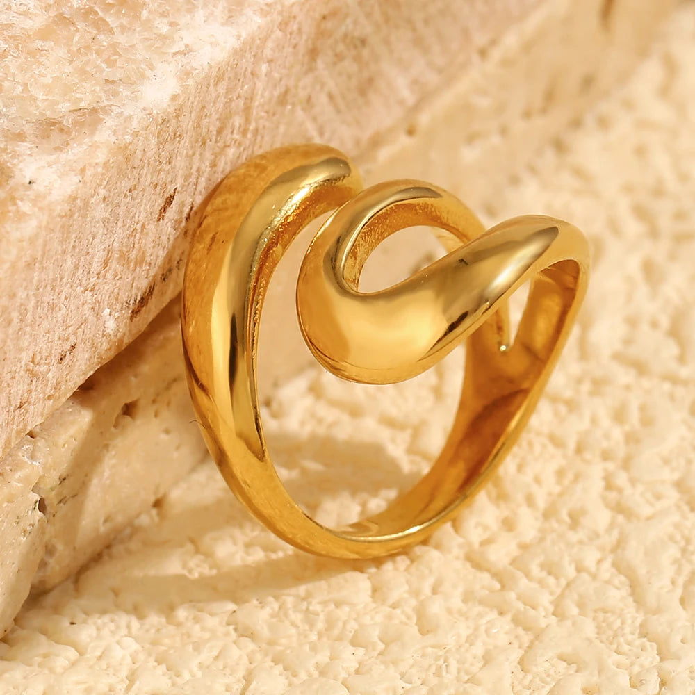 Luxe Loop Ring