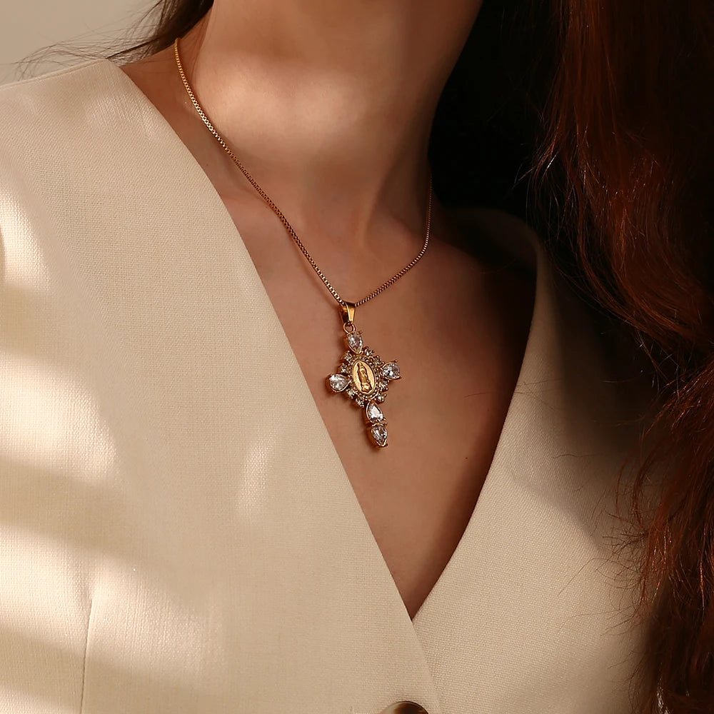 Madre Mia Necklace