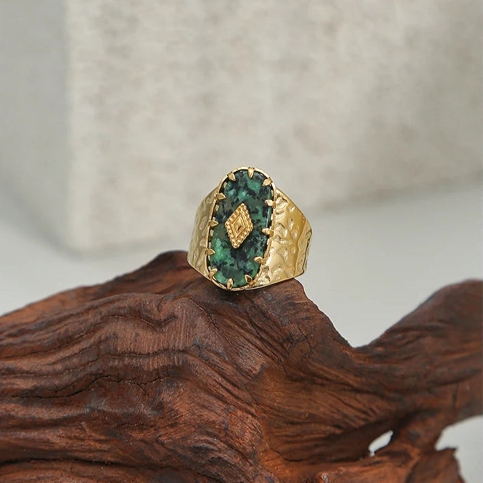 Reina Royale Ring