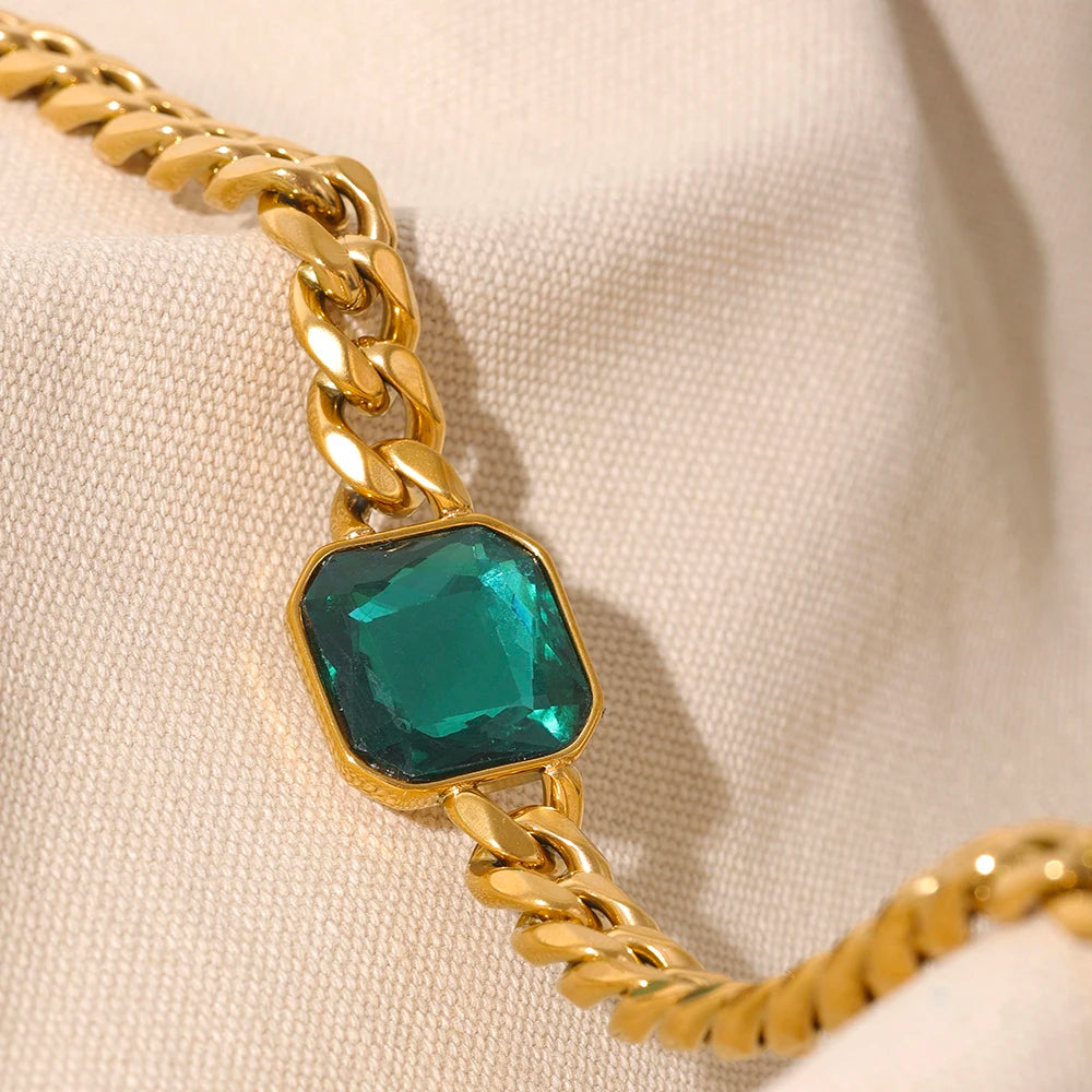 Her Boldness Emerald Necklace