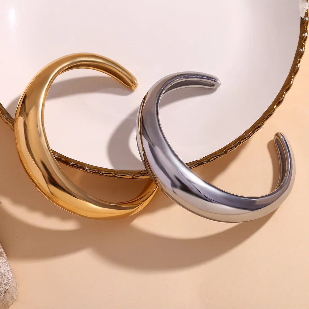 Bold Embrace Bracelet