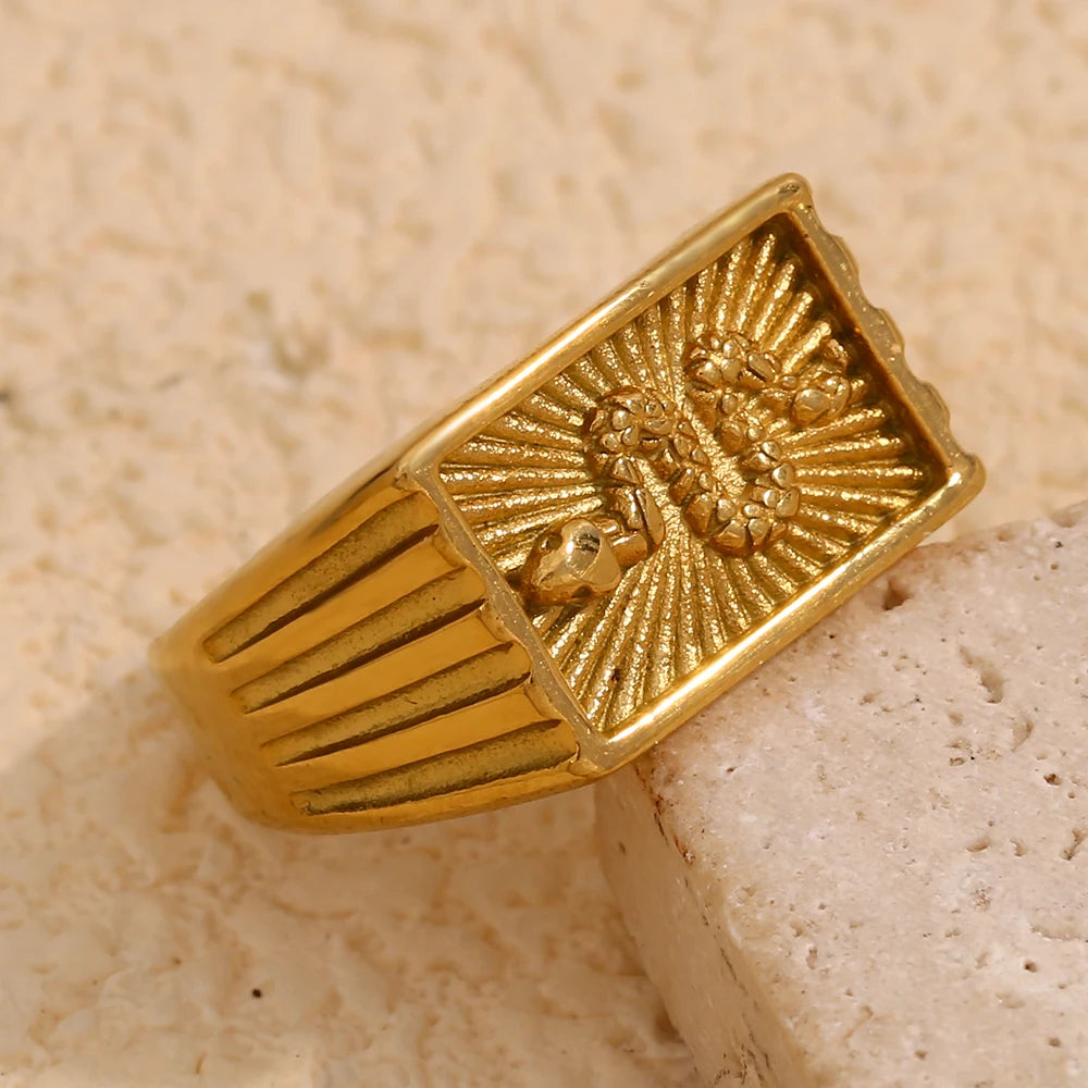 Serpent Summoner's Ring Close up