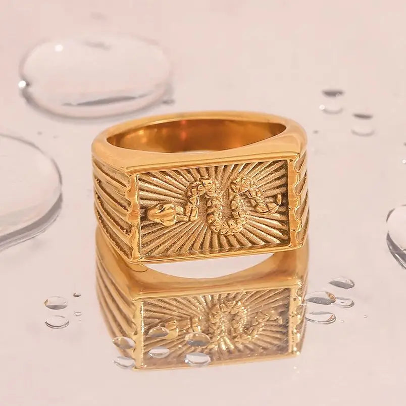 Serpent Summoner's Ring wet