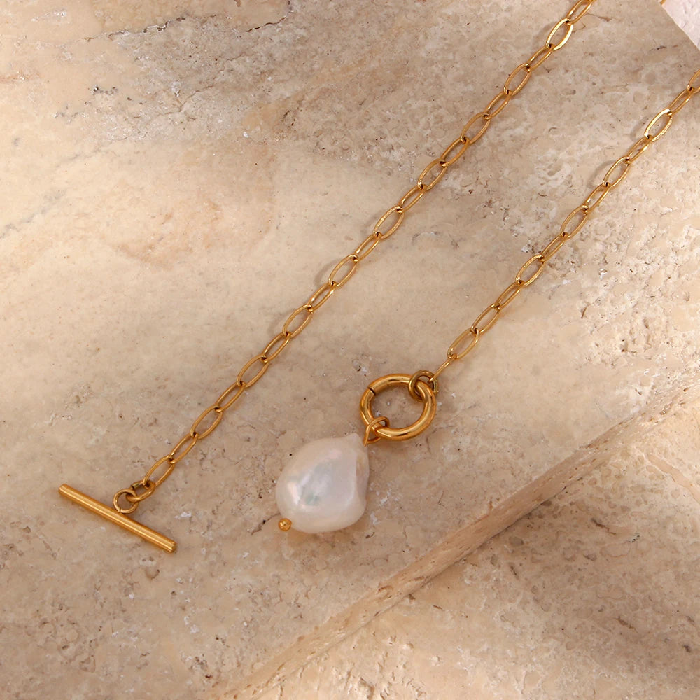 Chained Pearl Necklace