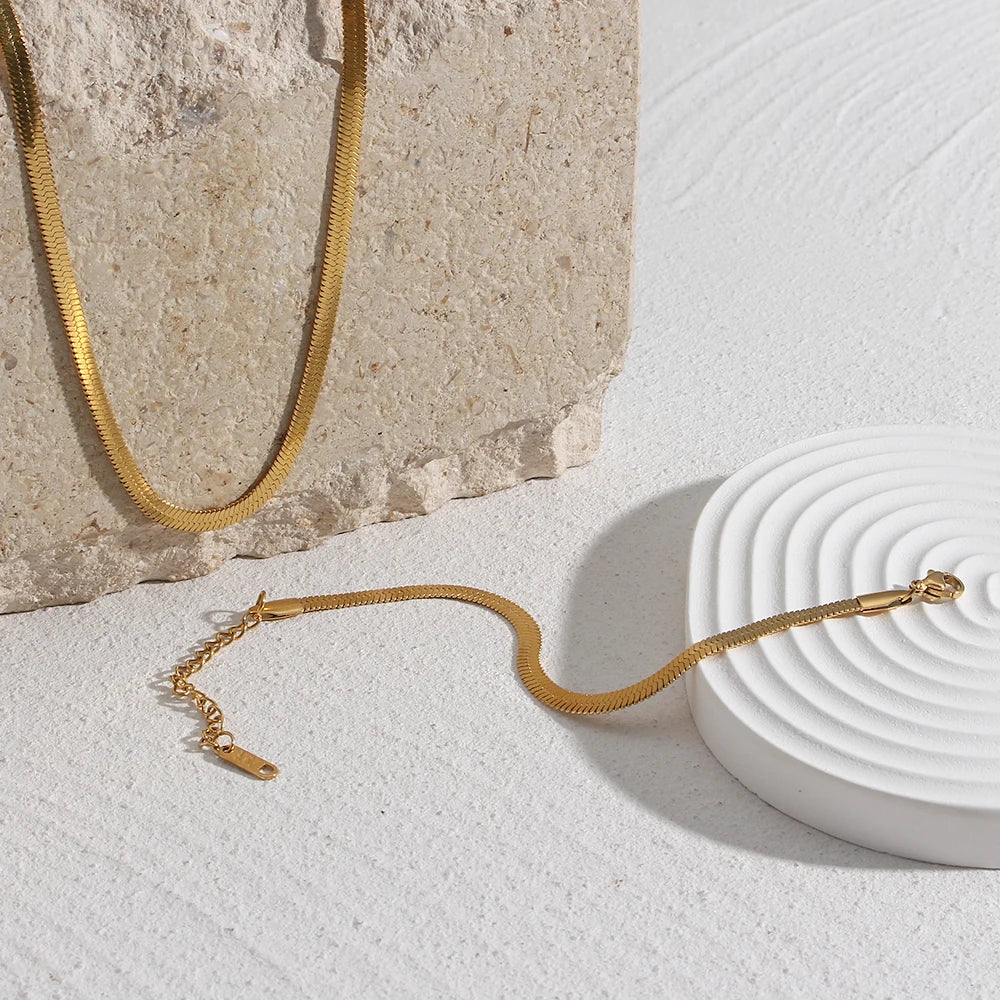 Sleek Line Snake Chain Bracelet gold 