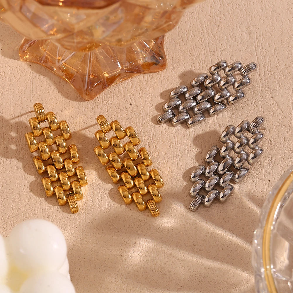 Unity Earrings in gold and silver