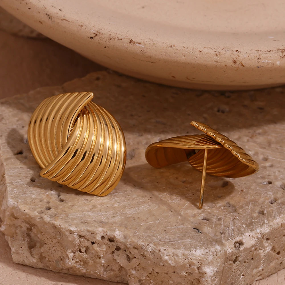 Uptown Girl Earrings in gold backside