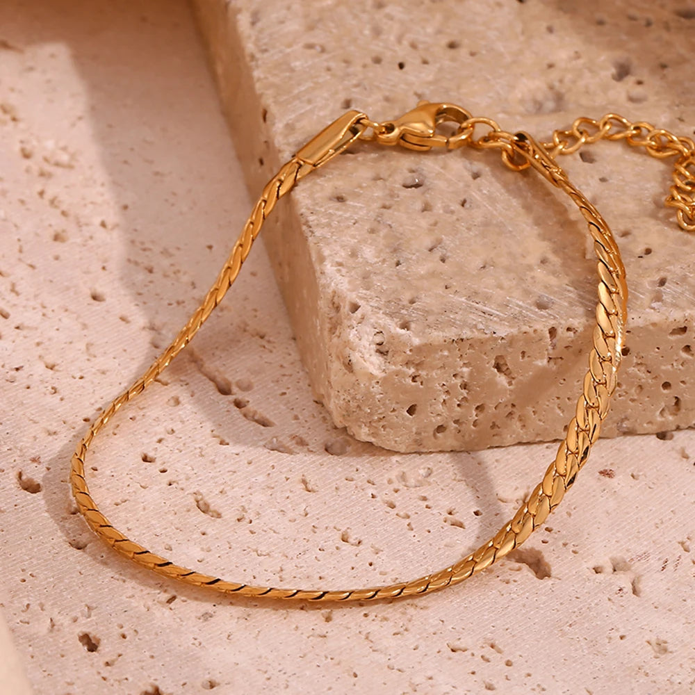 Velvet Line Bracelet display